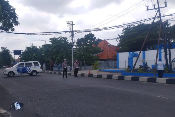 Ledakan Keras di Mako...