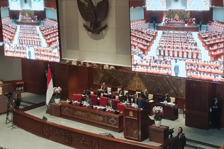 Kritik Makan Siang Gratis...