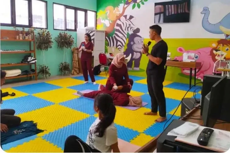 Gerakan 7+1, Pijat Thailand...