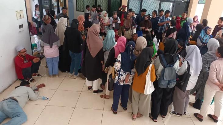 Ribuan Mahasiswa Penerima...