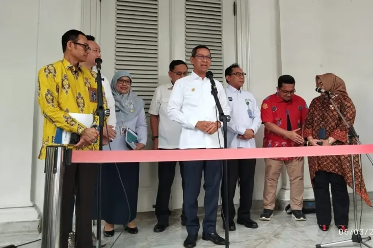 Baju Dinas DPRD DKI...
