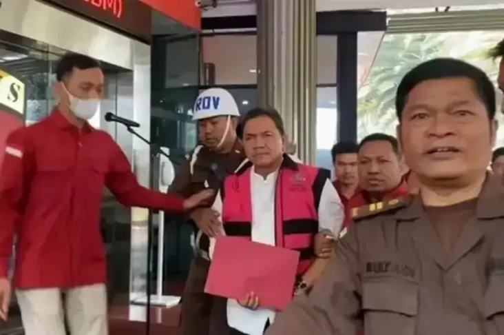 Kasus Korupsi BTS Kominfo,...