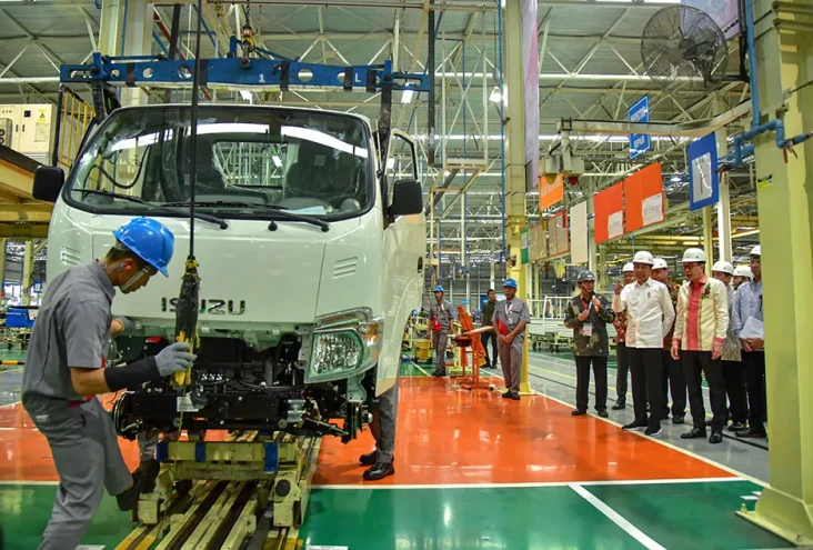 Menperin Tepis Isu Deindustrialisasi:...
