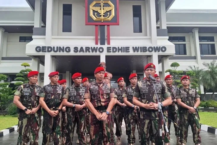 Kopassus Latih Prajurit...