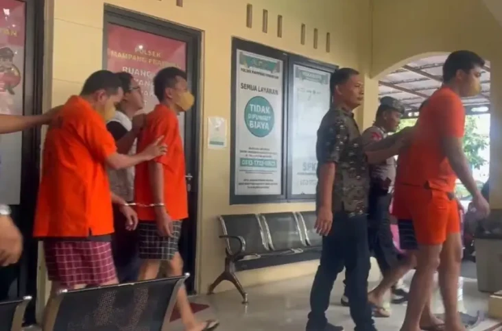 4 Tersangka Kasus Penusukan...