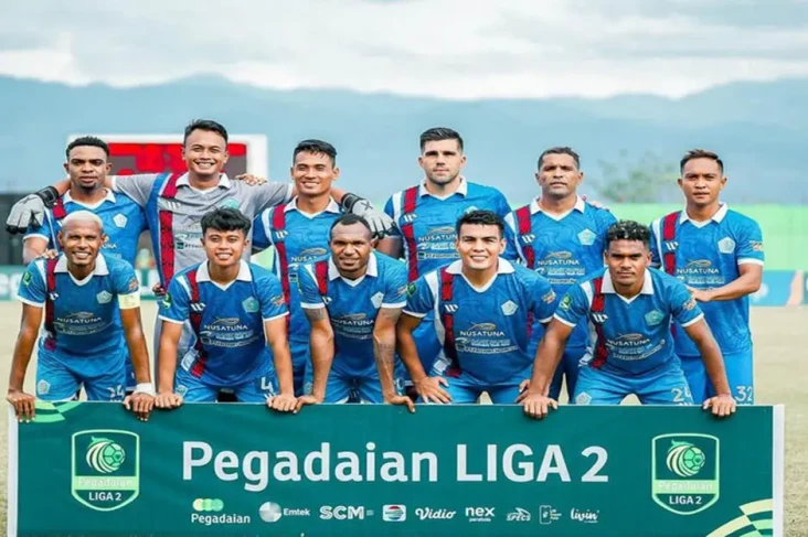 Diwarnai Kerusuhan,...