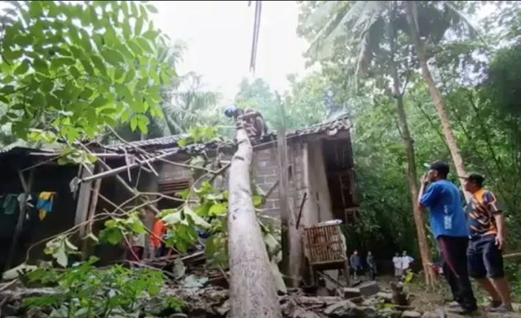 Puluhan Rumah di Kulonprogo...