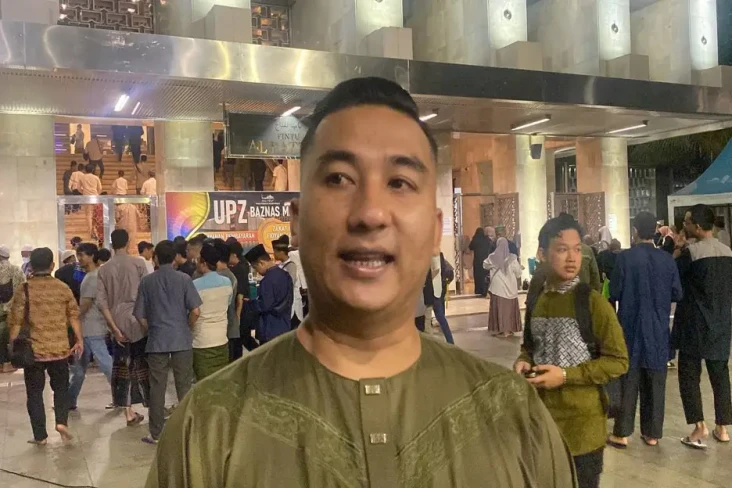 Warga Manado Sengaja...