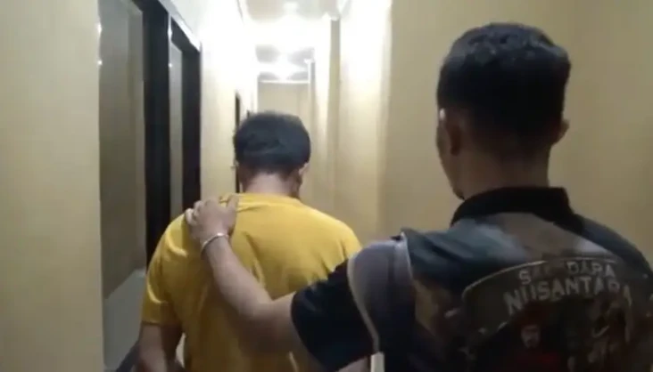 Ancam Sebar Video Porno...