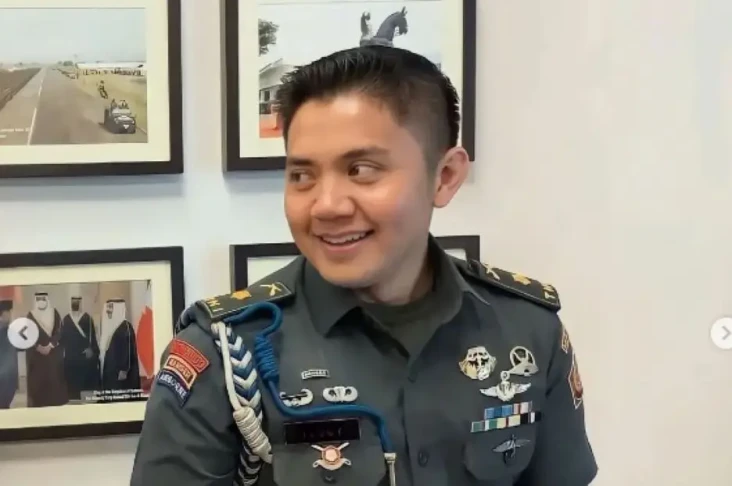 Jabat Wadanyonif Para...