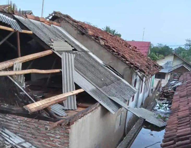 Ratusan Rumah di Lampung...