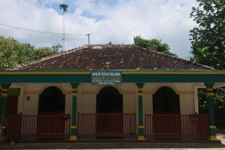 Masjid Sunan Kalijaga,...