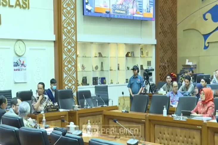 Ketua Dewan Kawasan...