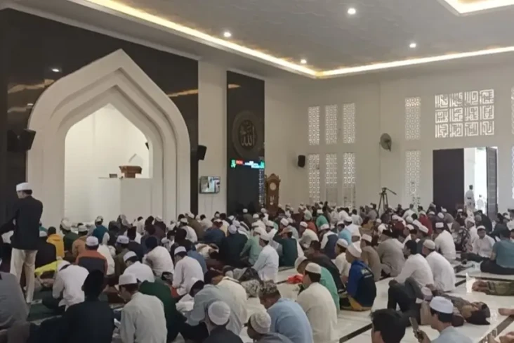 Ribuan Jemaah Pelayat...