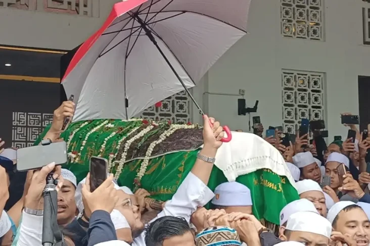 Lantunan Ayat Al-Qur’an...