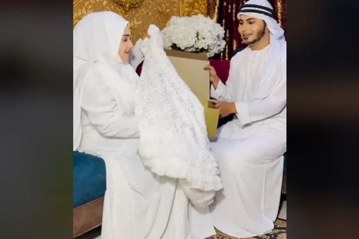 Viral! Suami Jahit Sendiri...