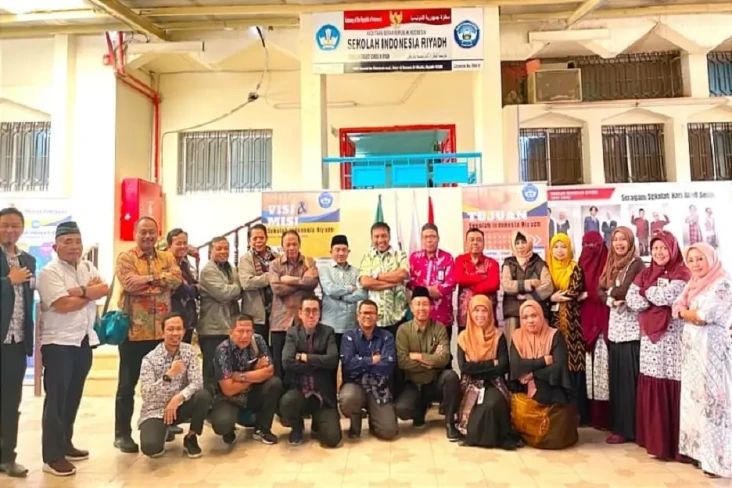 Unesa Siapkan Kuliah...