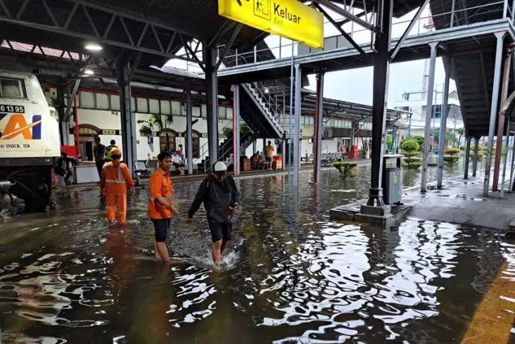 Banjir Semarang, PT...