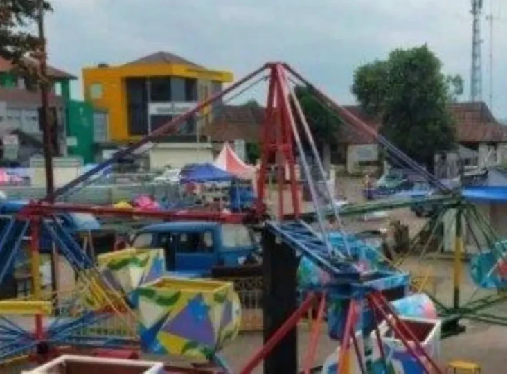 Bocah Terjatuh saat...