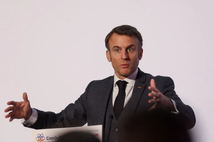 Macron ingin Crimea...