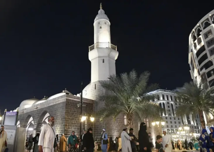Arsitektur Masjid Al-Ghamamah...