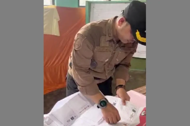 Viral Video Oknum Kades...