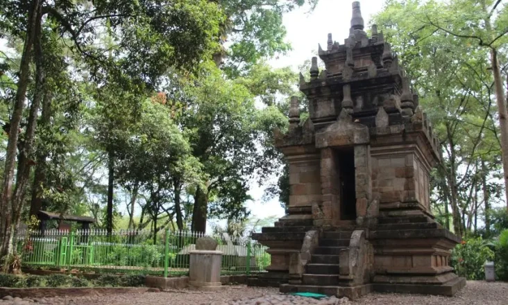 Misteri Makam Tokoh...