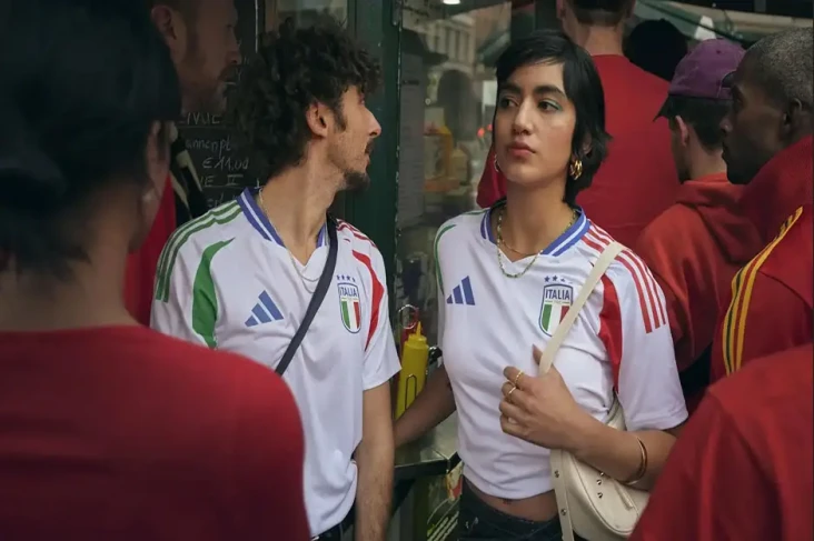 Adu Keren Jersey Tim...