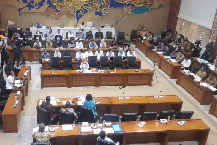 Pemerintah dan DPR Juga...