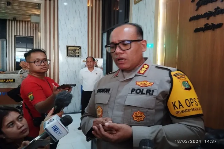 Ungkap Motif Satu Keluarga...