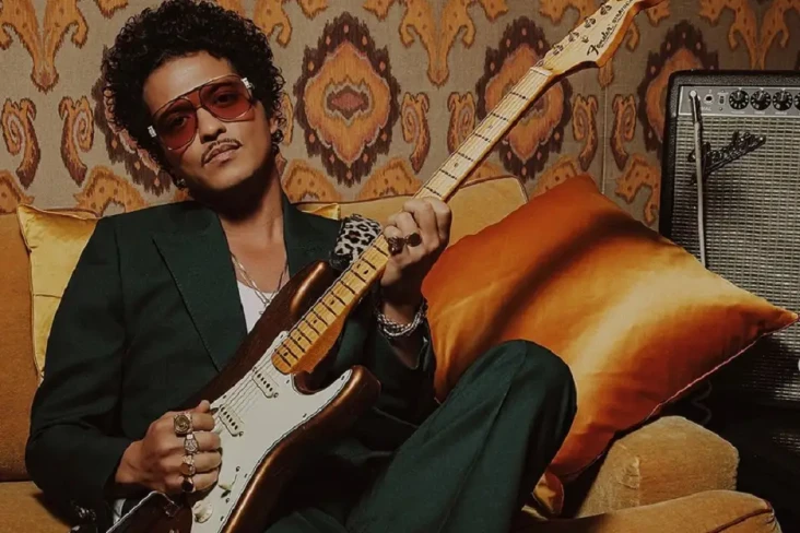 Bruno Mars Terlilit...