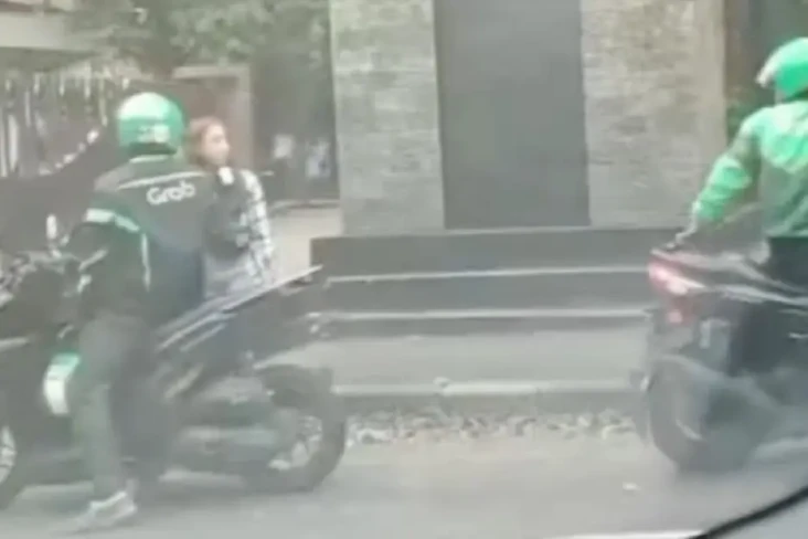 Viral Pengemudi Ojol...