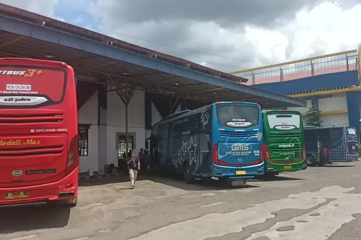 Pemudik di Terminal...