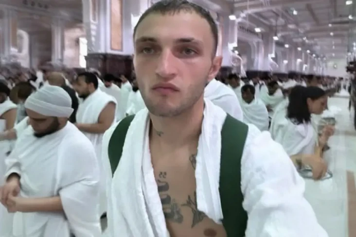Anwar Hadid Merasa Kembali...