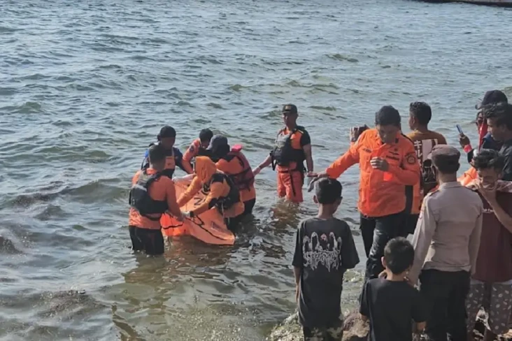 4 Korban Kapal Terbalik...