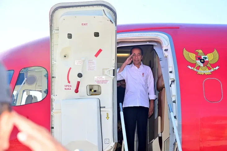 Jokowi Bertolak ke Kalbar...