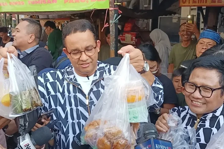 War Takjil di Benhil,...