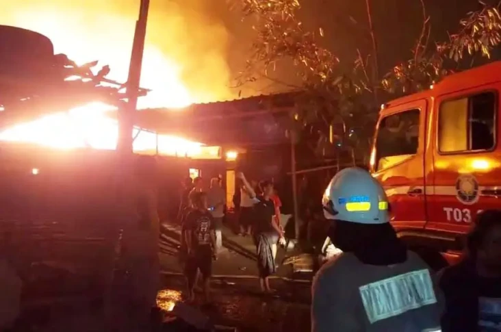 Padamkan Kebakaran di...
