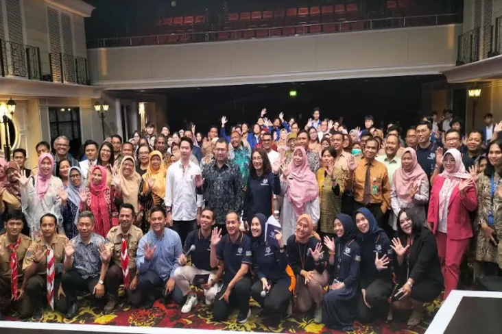 Jalin Hubungan Erat,...