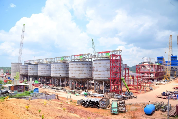 Proyek Smelter Bauksit...