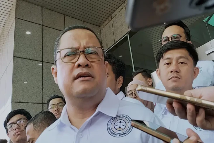Surya Paloh Beri Selamat...