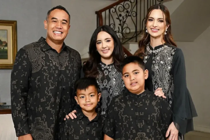 Foto-Foto Nia Ramadhani...