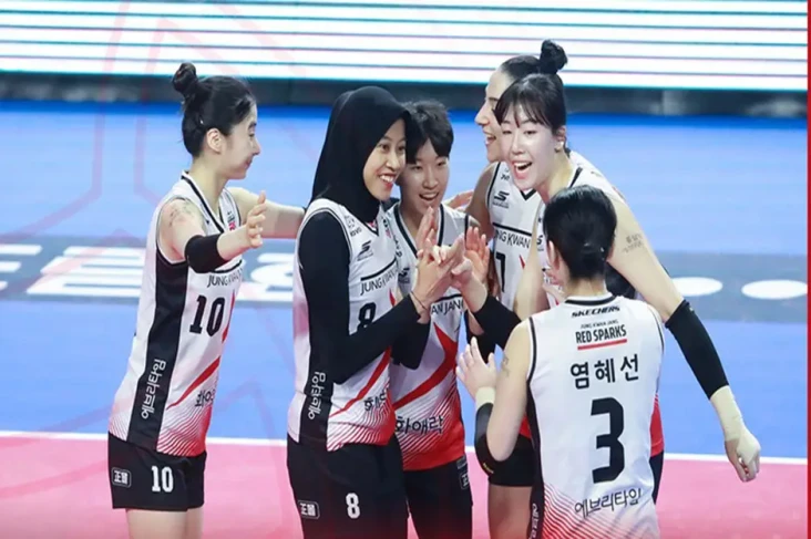 Pemain Pink Spider Lee-Joo-Ah...