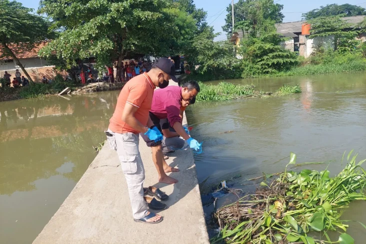 Karawang Gempar! Warga...