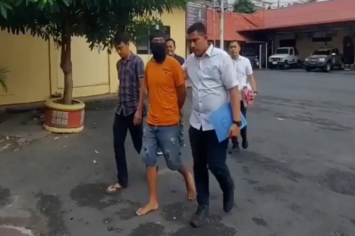 Pria Ngaku Nabi di Tebing...
