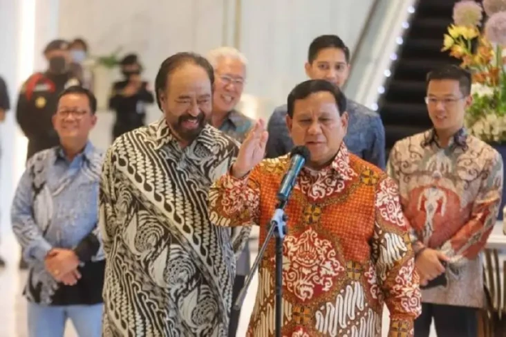 Surya Paloh Disambangi...