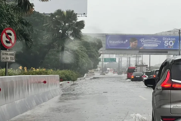 Tol Sedyatmo Arah Bandara...