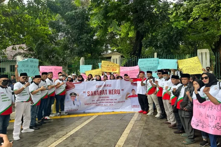 Dukung Heru Budi di...