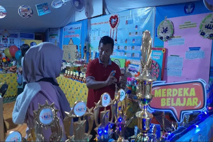 Kiprah Arby Mamangsa,...