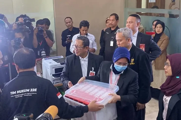 Resmi! Ganjar-Mahfud...
